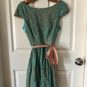 City Triangles Cap-Sleeve Cocktail Dress